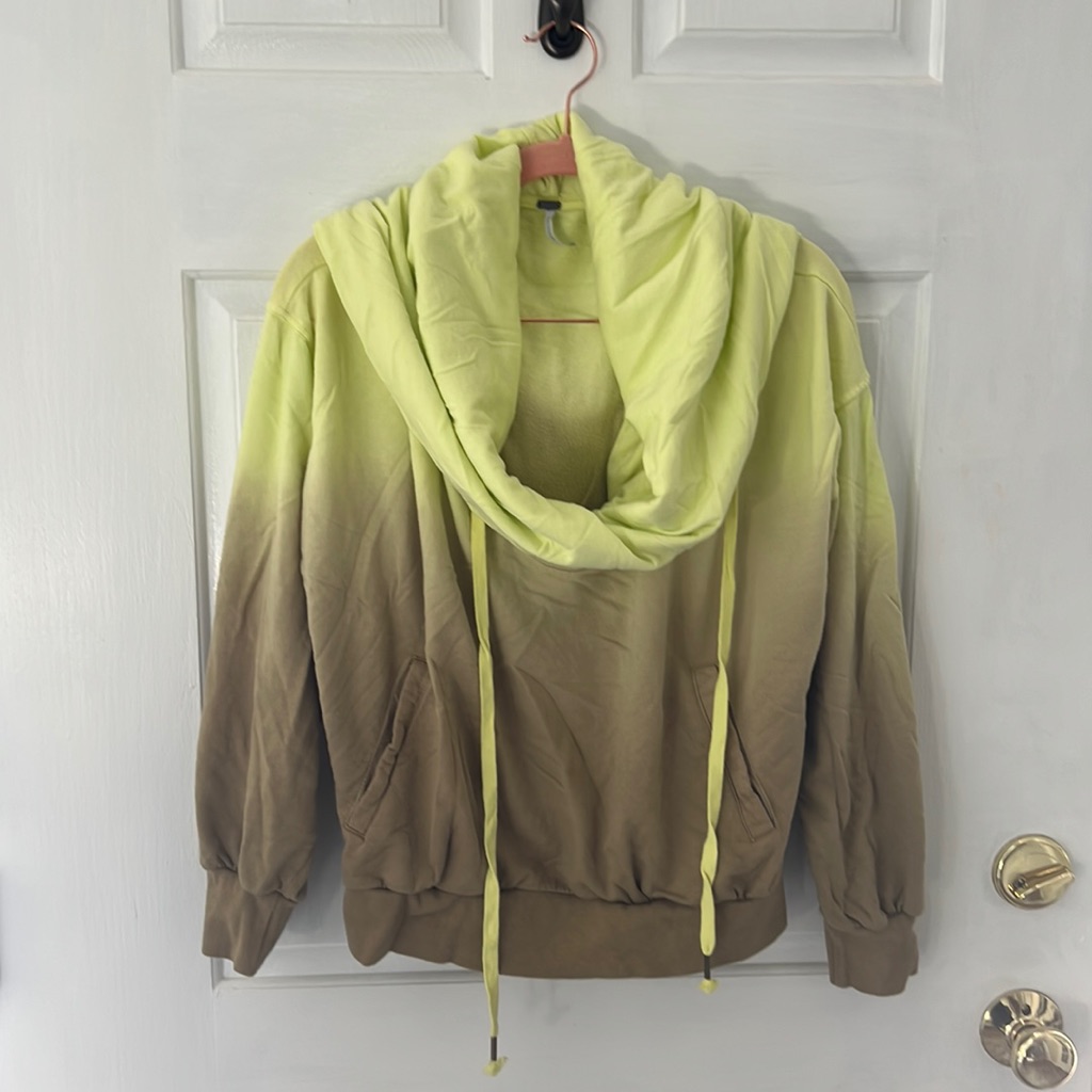 Young Fabulous Broke Cowl/Hoodie Sweatshirt Set Size Med Yellow/Tan Gradient